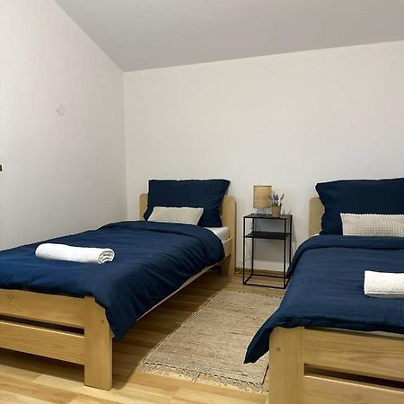 Mirabella House Apartment Rzeszow Ngoại thất bức ảnh